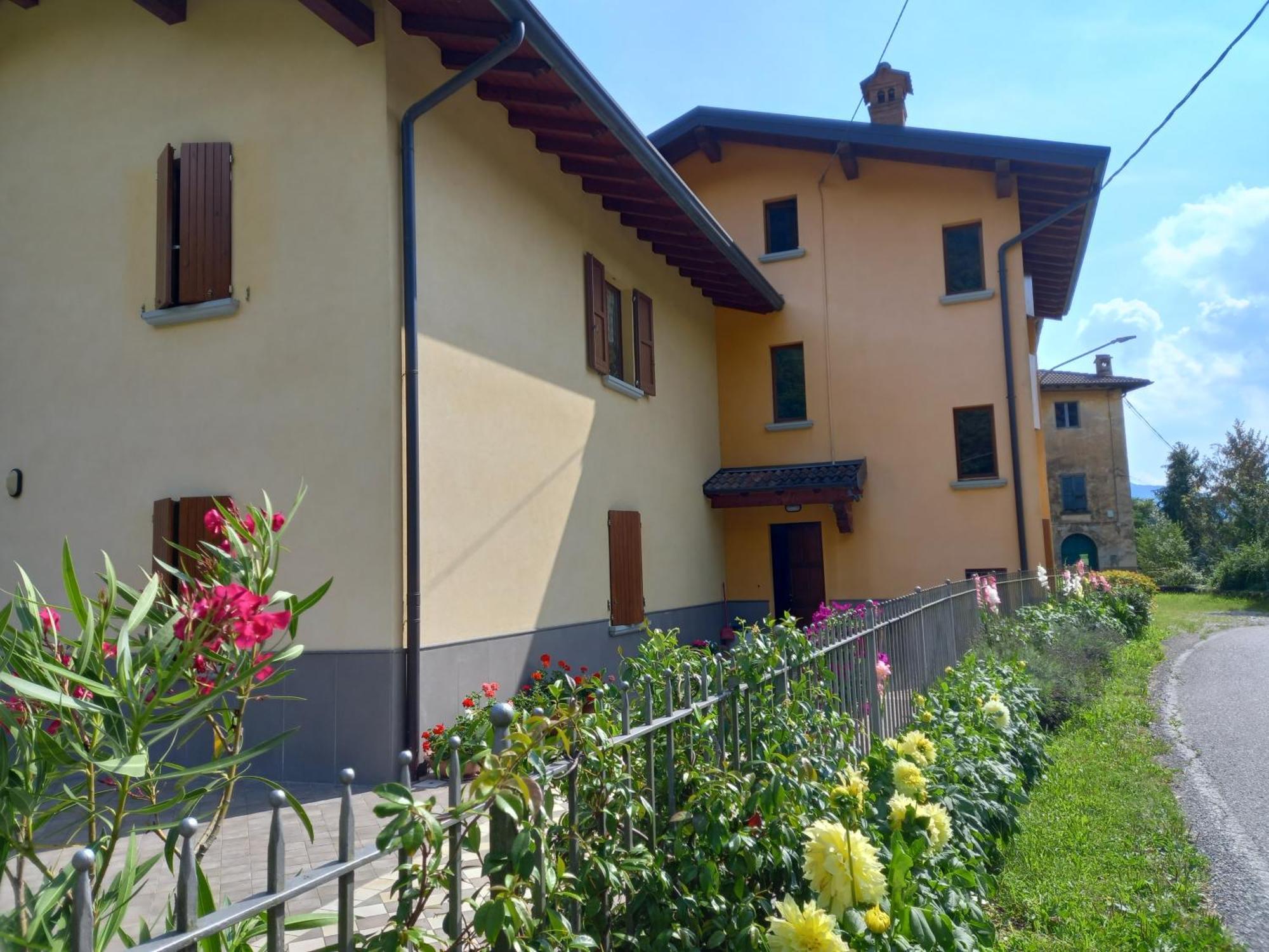Casa Vacanze Tania Somendenna Kültér fotó