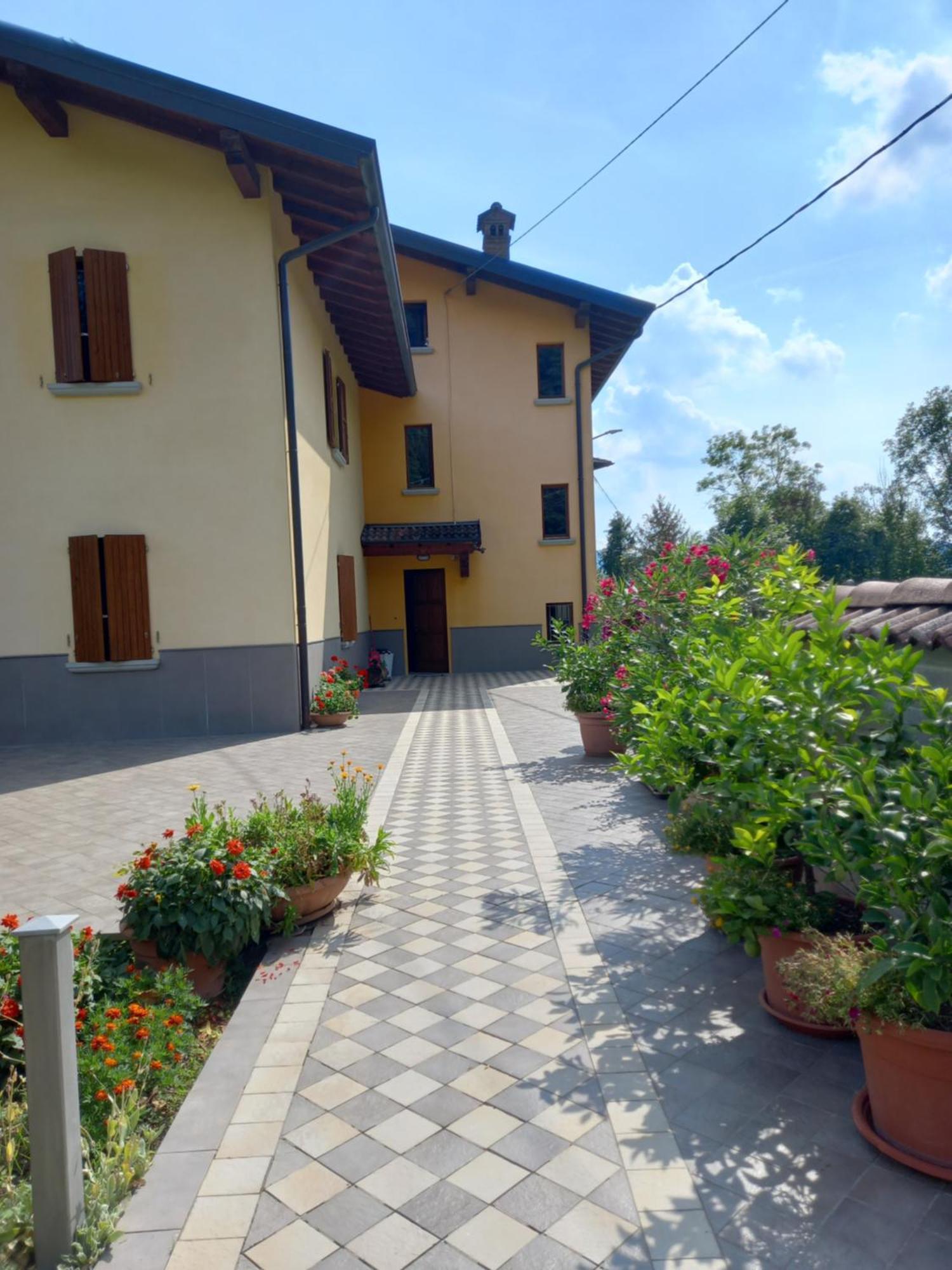 Casa Vacanze Tania Somendenna Kültér fotó